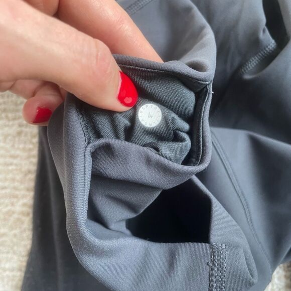Lululemon cropped leggings - Picture 2 of 5